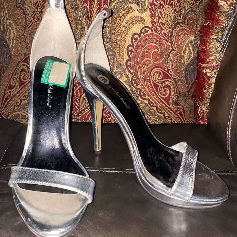 Silver Michael Antonio Size 8.5 Heels